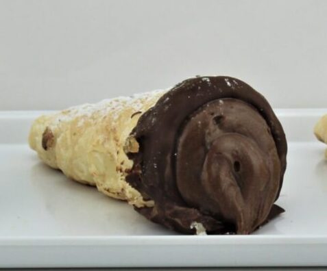 Large Chocolate Cannoncini
